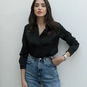 חולצה מכופתרת שחורה